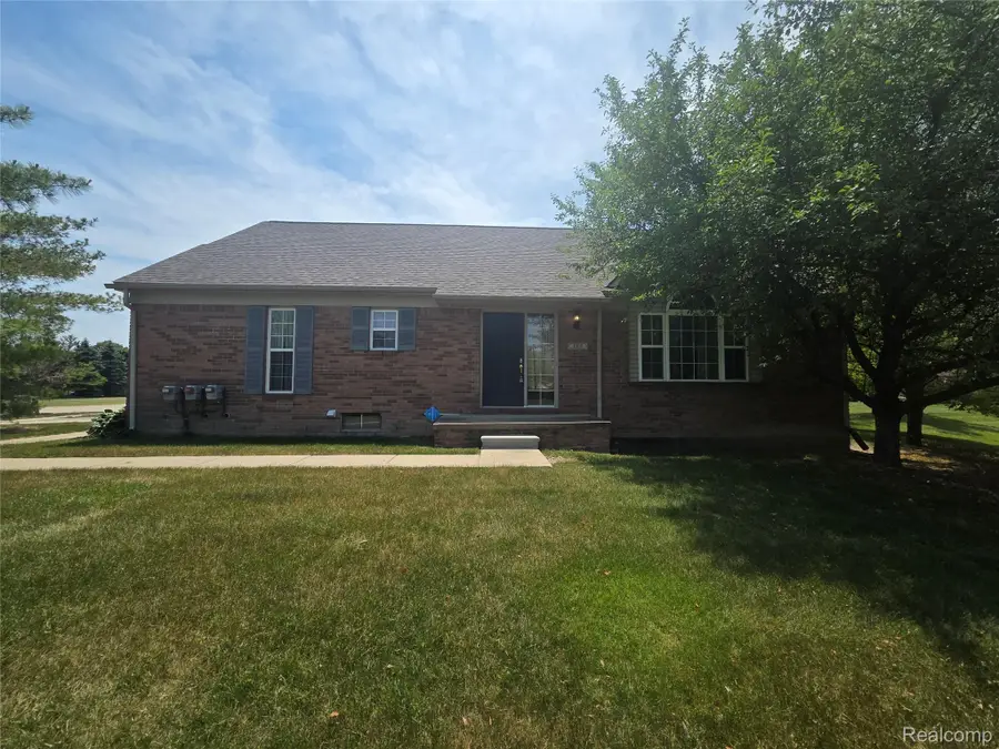 1900 Player Circle E, Westland, MI 48186 - #2