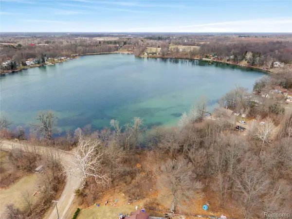 15177 Mccaslin Lake Road, Linden, MI 48451