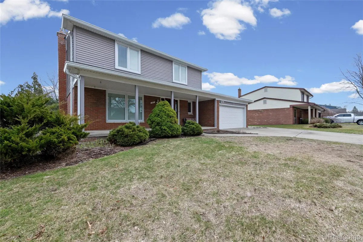 4902 Hubbard Drive, Troy, MI 48085 - #1