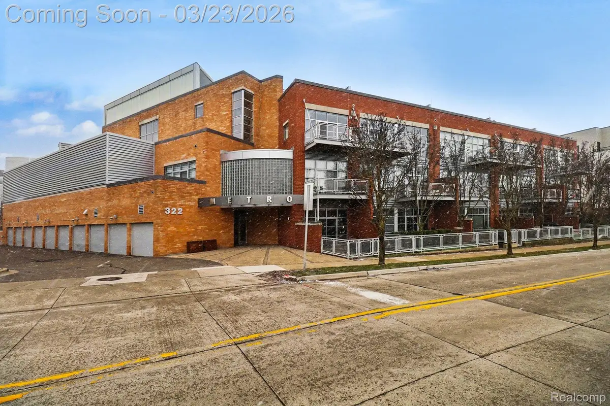 322 E Harrison Avenue, Royal Oak, MI 48067 - #1