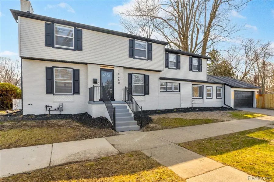 16350 Mack Avenue, Grosse Pointe Park, MI 48230 - #2