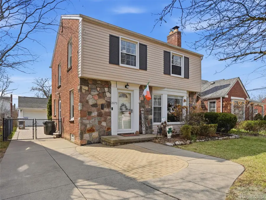 2073 Lochmoor Boulevard, Grosse Pointe Woods, MI 48236 - #3