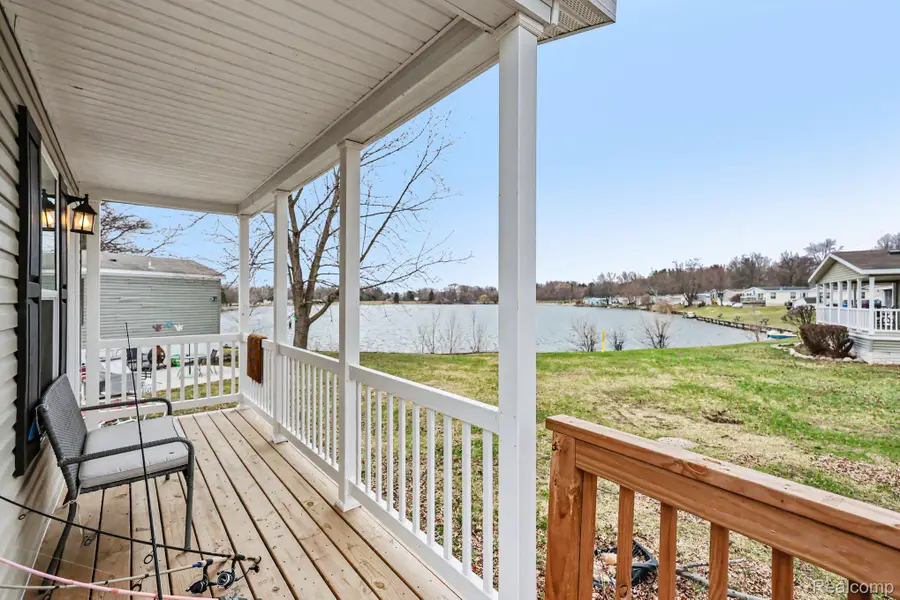 49611 Au Lac Dr E, Chesterfield, MI 48051 - #2