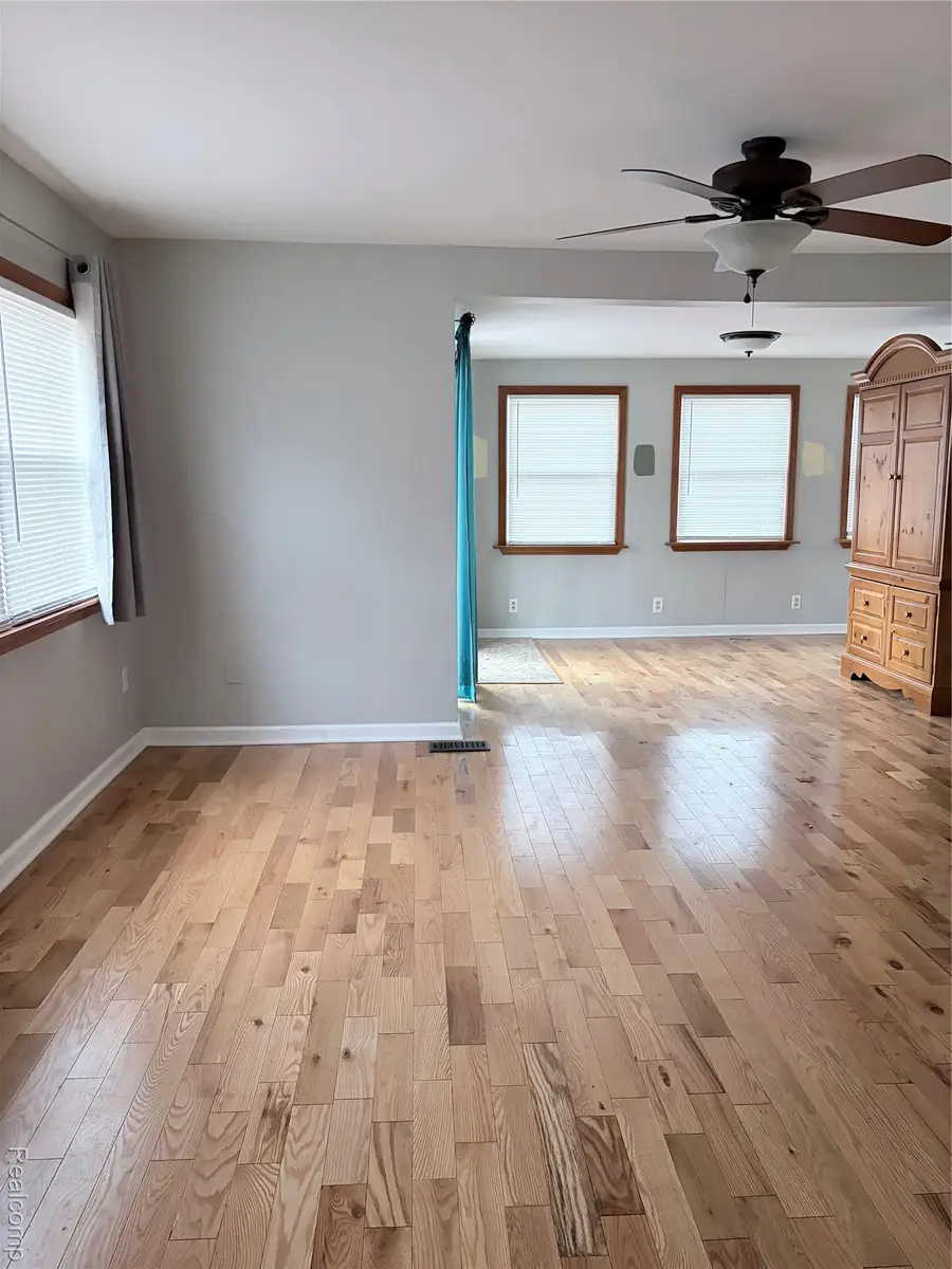 3591 Richmond Street, Waterford, MI 48328 - #2