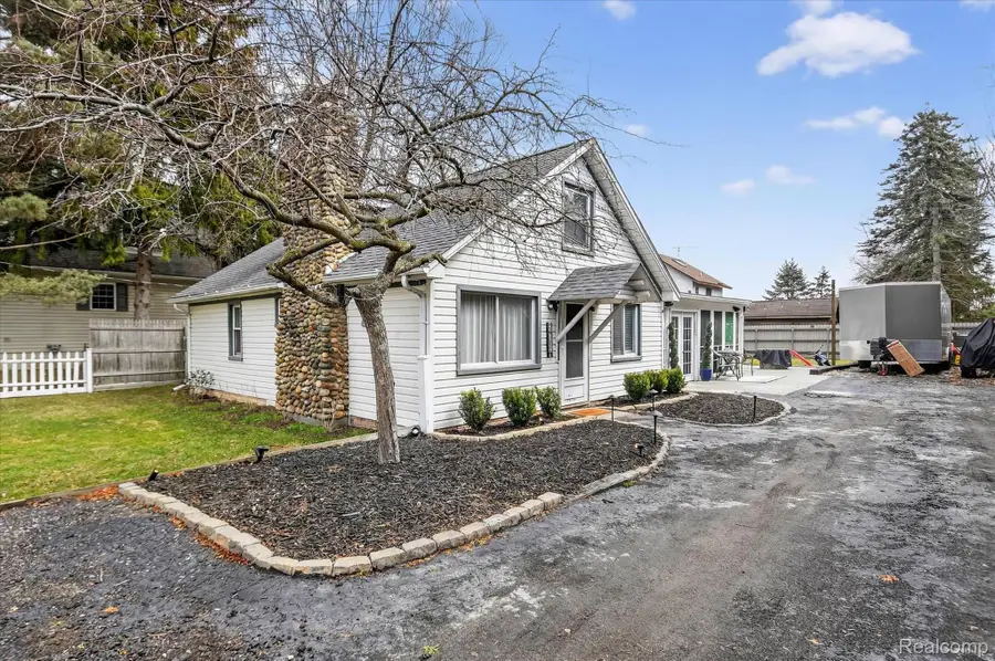 37260 Clio Street, Harrison Township, MI 48045 - #3