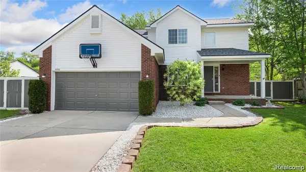 21732 Jacksonville, FarmingtonHills, MI 48336