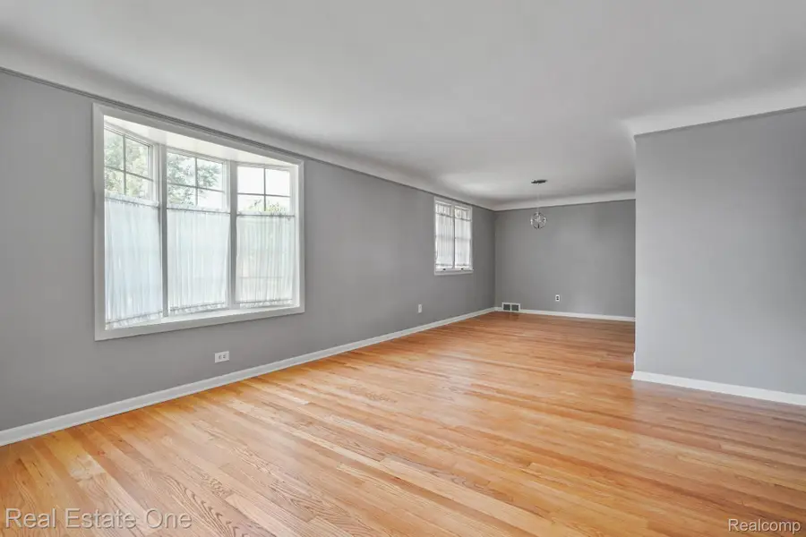 21135 Littlestone Road, Harper Woods, MI 48225 - #3