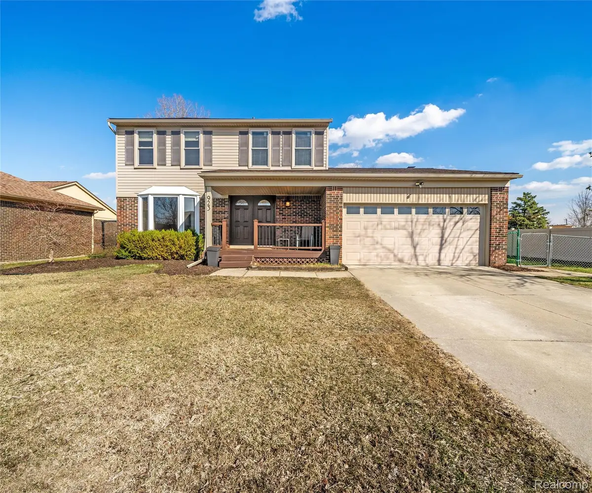 923 Kings Way, Canton, MI 48188 - #1