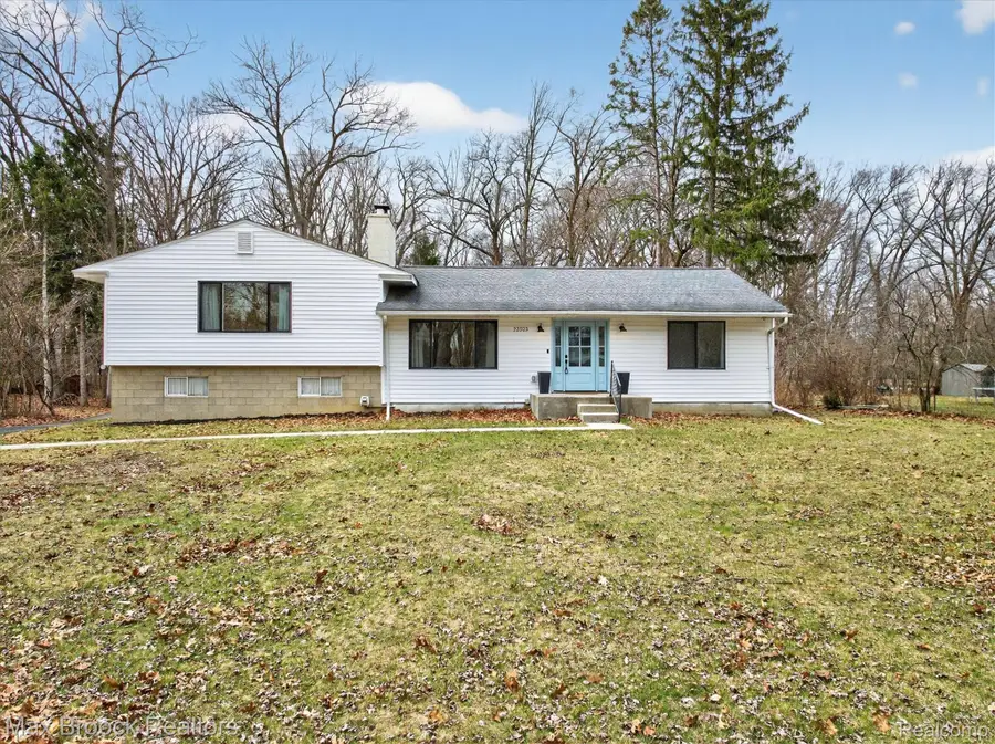 22525 Riverdale Drive, Southfield, MI 48033 - #2