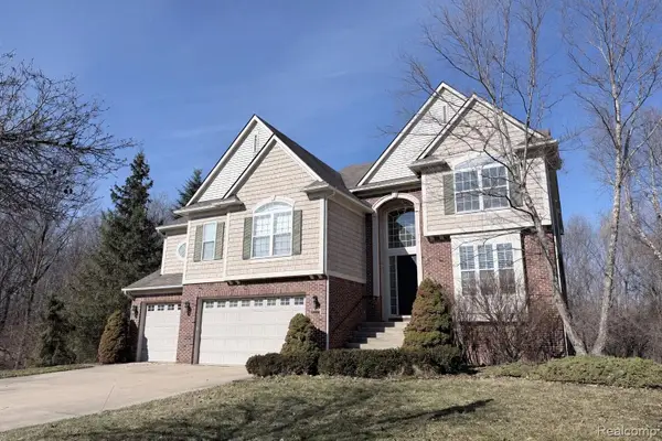 49681 S Glacier, Northville, MI 48168