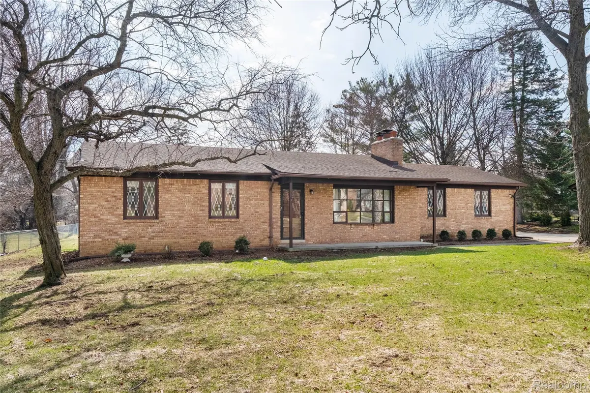 37715 Saint Martins Street, Livonia, MI 48152 - #1