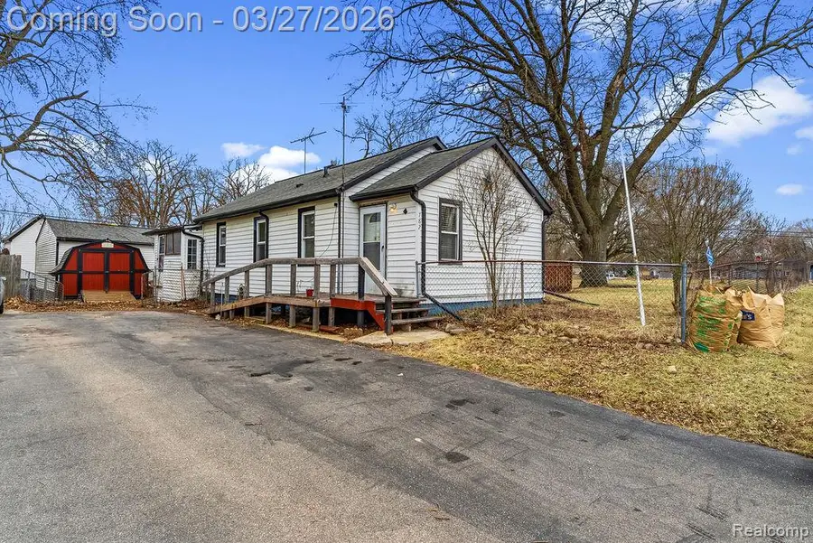 782 Stanley Avenue, Pontiac, MI 48340 - #2