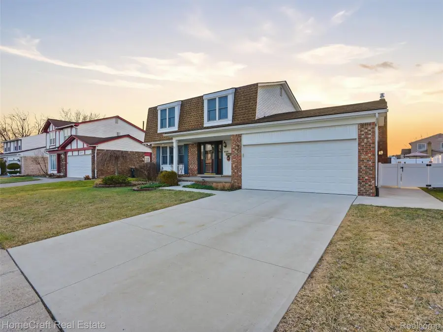 404 Kings Way, Canton, MI 48188 - #2