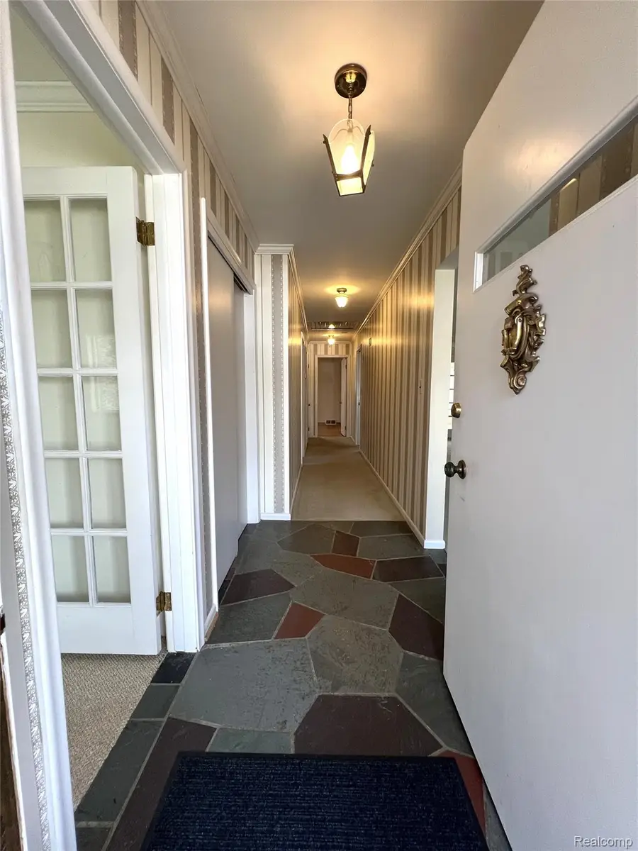 505 Anita Avenue, Grosse Pointe Woods, MI 48236 - #2