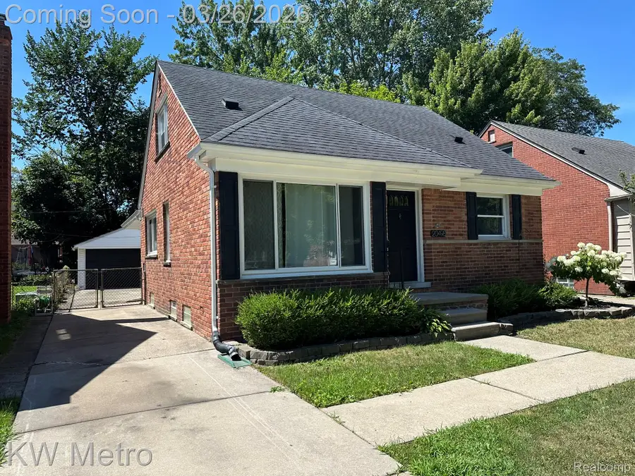 20498 Country Club Drive, Harper Woods, MI 48225 - #2