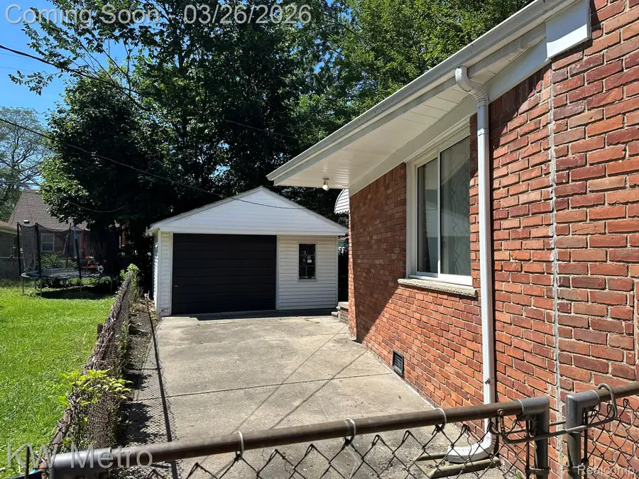 20498 Country Club Drive, Harper Woods, MI 48225 - #3