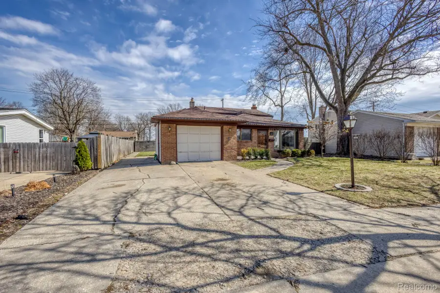 8269 Ziegler Street, Taylor, MI 48180 - #3