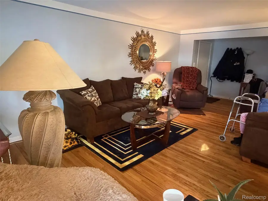 454 Fox Hills Drive N, Bloomfield, MI 48304 - #2