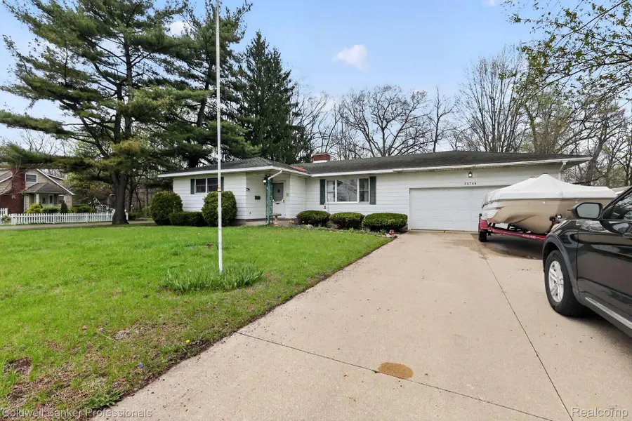 36744 N Romulus Avenue S, Romulus, MI 48174 - #2