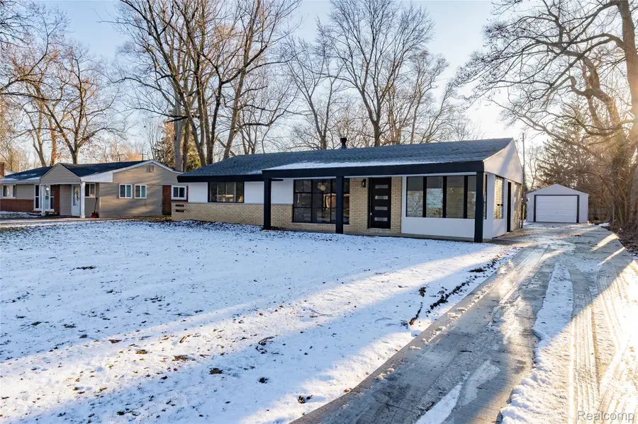 2483 Walce Drive, West Bloomfield, MI 48324 - #2