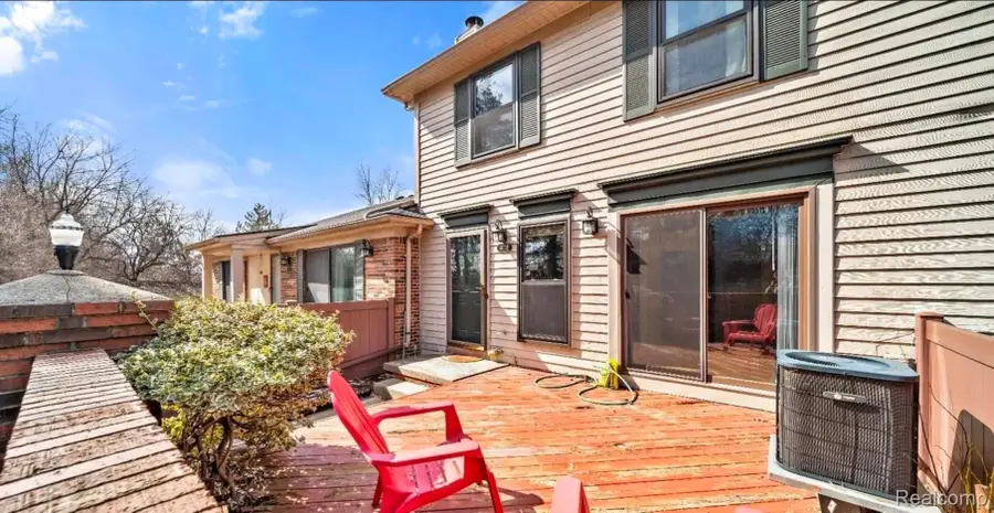 41009 Southwind Drive, Canton, MI 48188 - #2