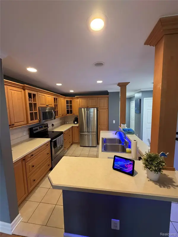 35531 Heritage Lane, Farmington, MI 48335