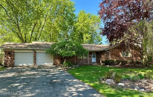 5248 Daniel Drive, Brighton, MI 48114