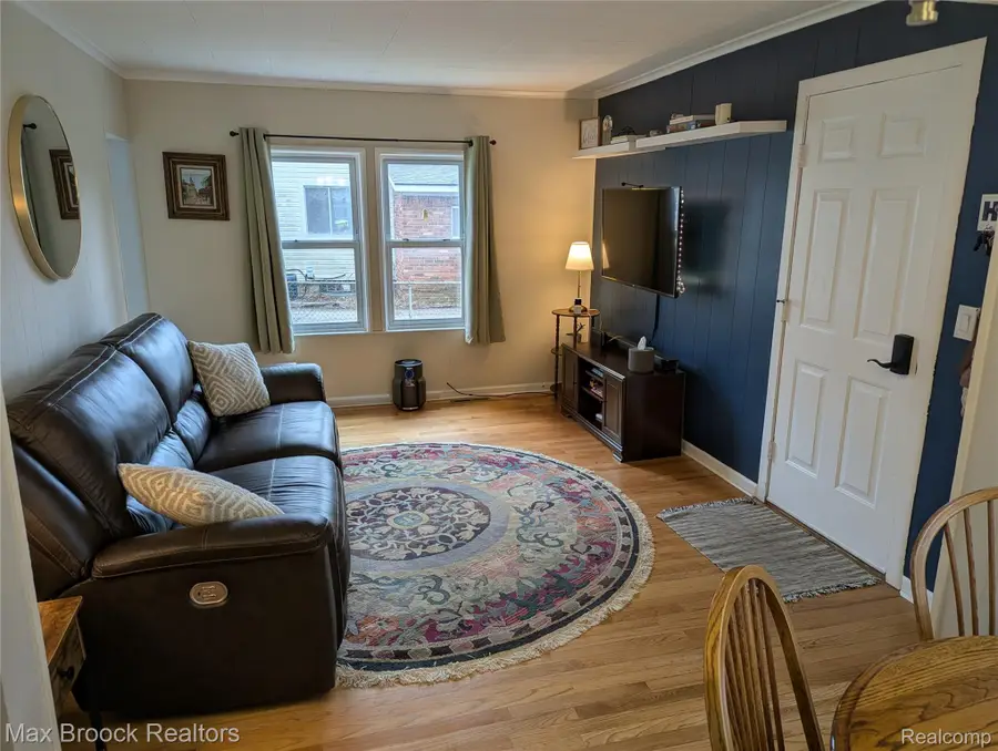 6227 Clarkston Road, Clarkston, MI 48346 - #3