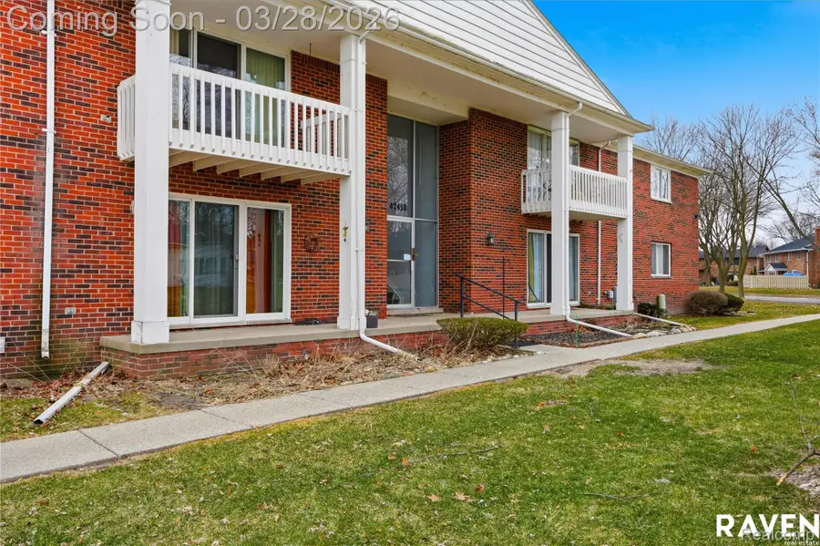 42450 Sheldon Place #212, Clinton, MI 48038 - #2
