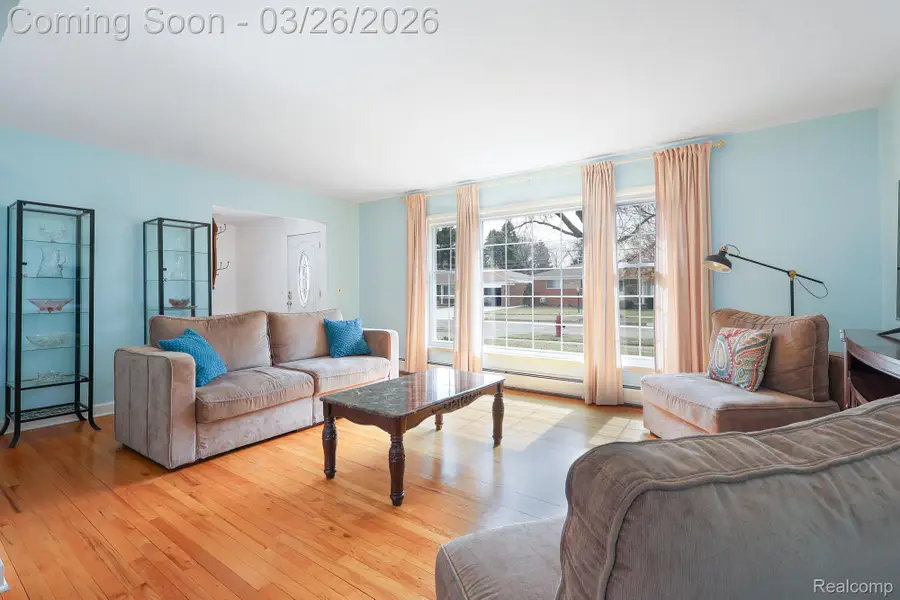 33038 Oakley Street, Livonia, MI 48154 - #2