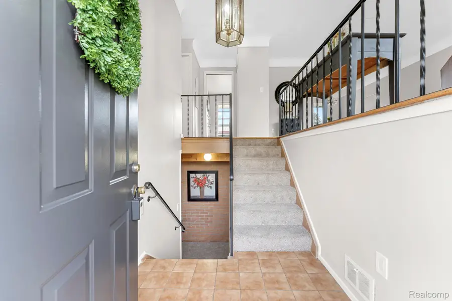 36445 Quakertown Lane, Farmington, MI 48331 - #3