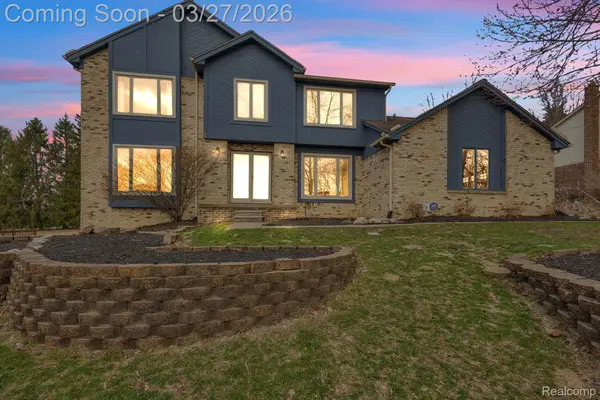 25515 Hunt Club Boulevard, FarmingtonHills, MI 48335