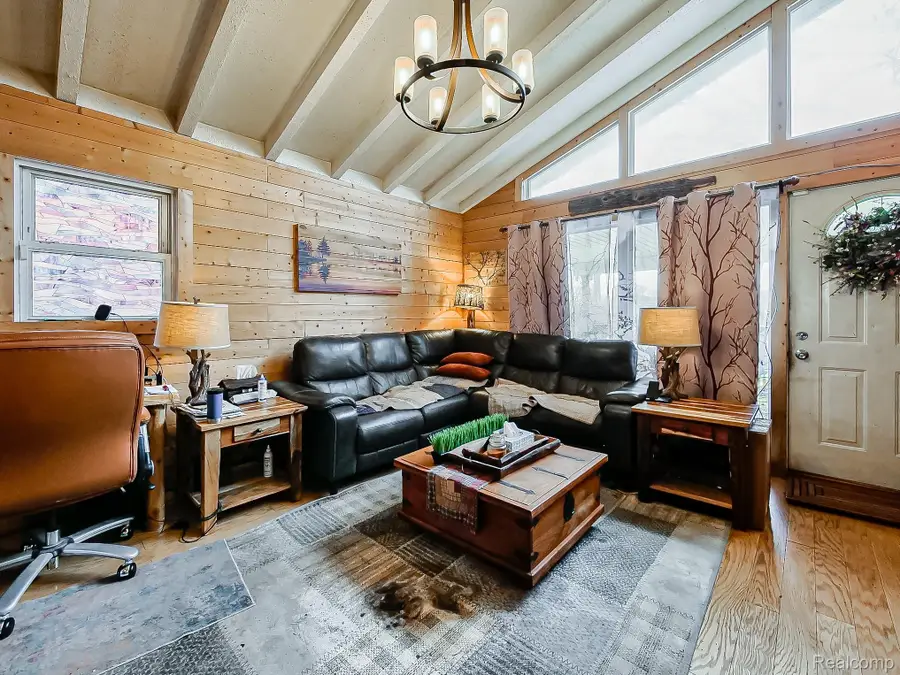 25038 Annapolis Street, Dearborn Heights, MI 48125 - #2