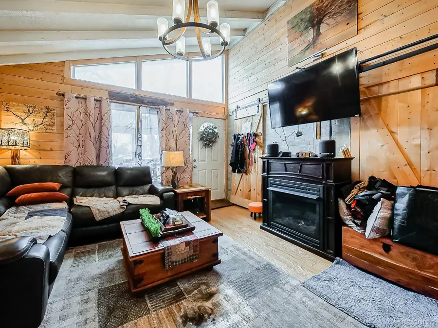 25038 Annapolis Street, Dearborn Heights, MI 48125 - #3