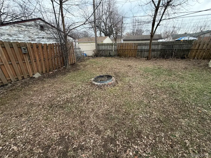 33424 Cheryl Street, Clinton Township, MI 48035 - #3