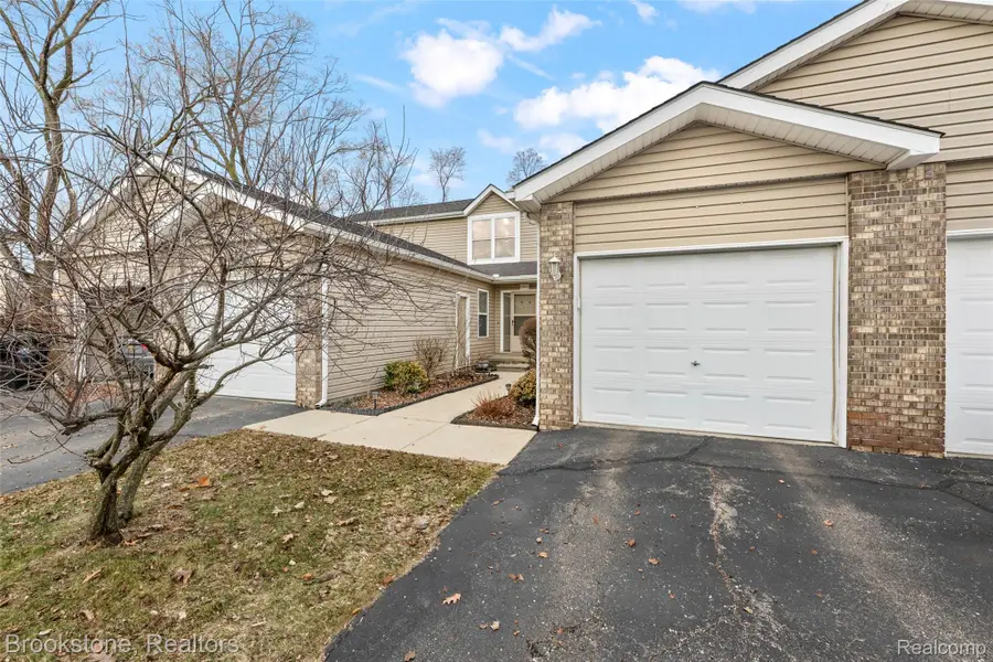 19512 Stanford Lane #7, Roseville, MI 48066 - #2