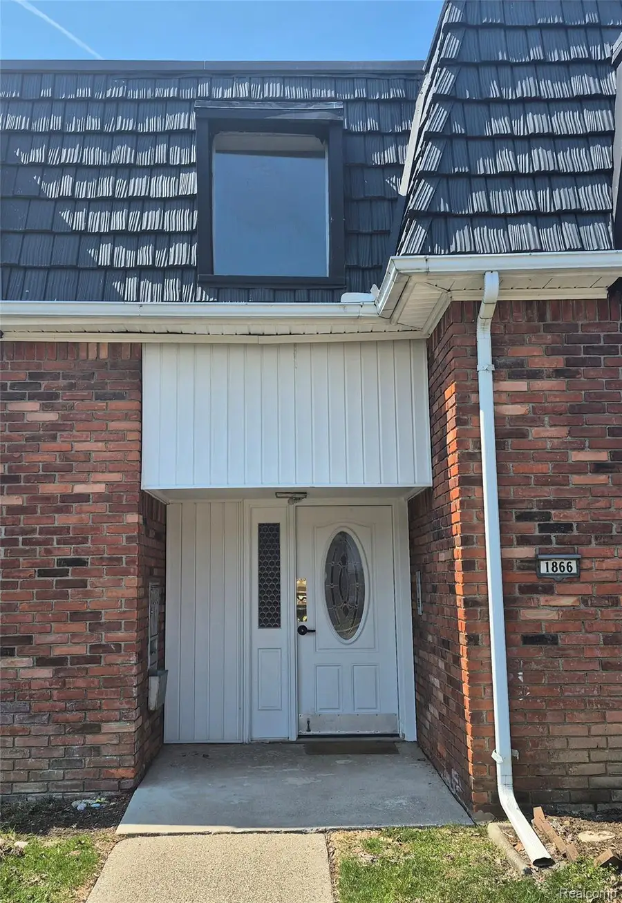 1866 Colonial Village Way #1, Waterford, MI 48328 - #2