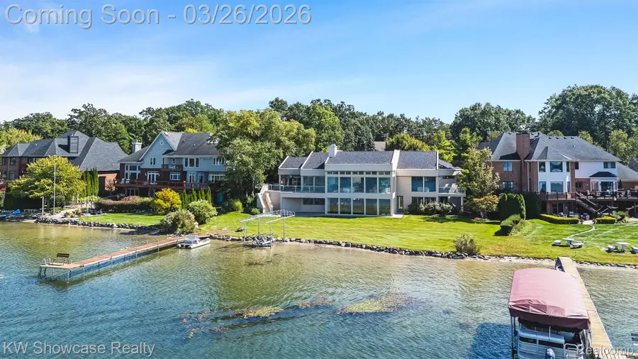 8559 Pine Cove Drive, Commerce Township, MI 48382 - #2