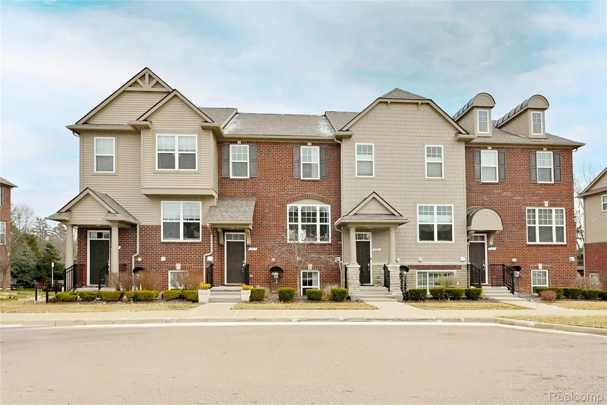 2817 Hartwick Drive, Rochester Hills, MI 48307 - #1