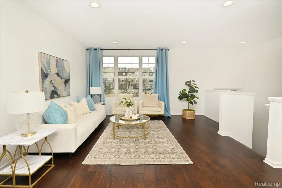 2817 Hartwick Drive, Rochester Hills, MI 48307 - #3