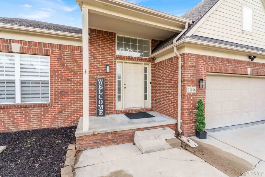 21196 Oak Ridge Drive, Clinton, MI 48036 - #3