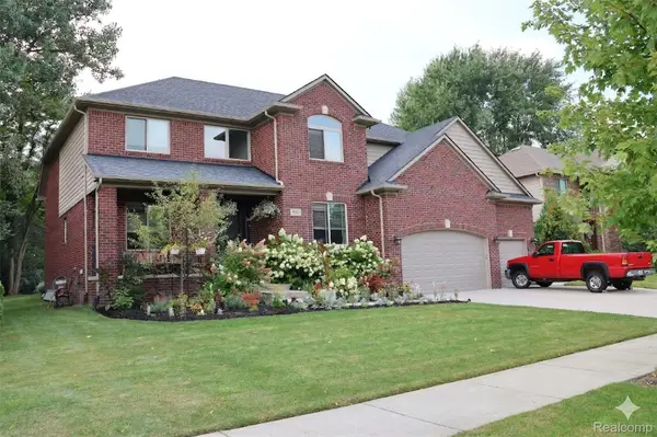 5121 Orchard Crest Drive, Troy, MI 48085