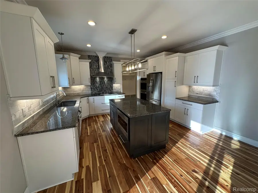 5121 Orchard Crest Drive, Troy, MI 48085 - #2