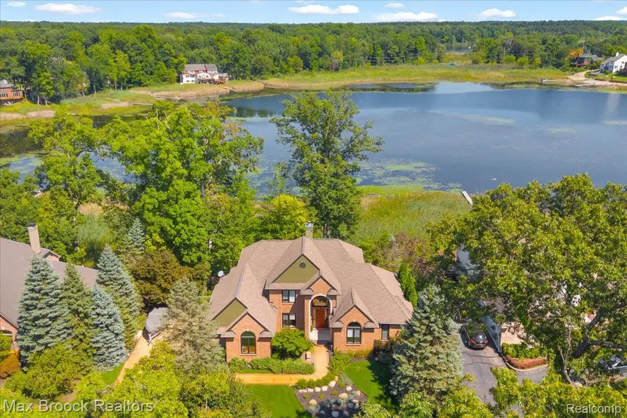 3370 Sutton Lane, Commerce, MI 48390 - #2