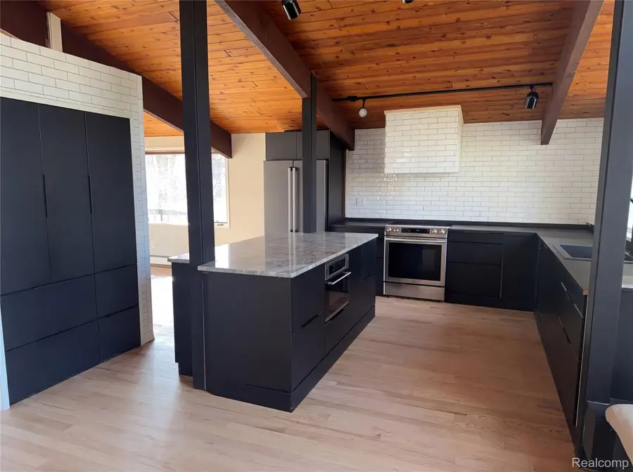 4442 Rolling Pine Drive, West Bloomfield, MI 48323 - #2