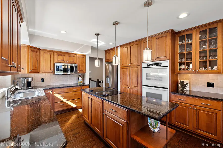 17835 Maple Hill Drive, Northville, MI 48168 - #2