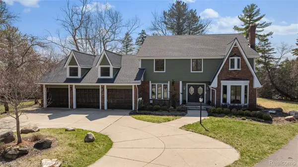 5304 High Court Way, WestBloomfield, MI 48323