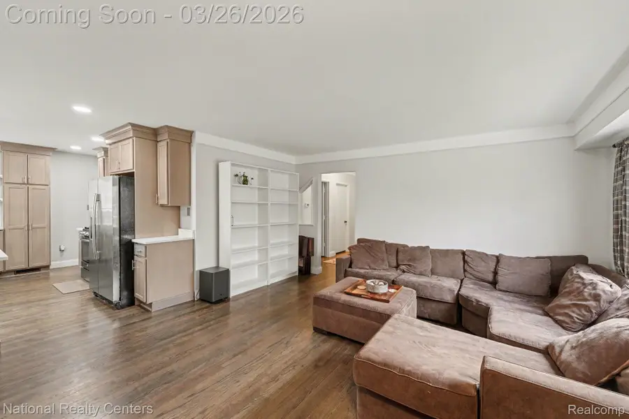 29772 Robert Drive, Livonia, MI 48150 - #2