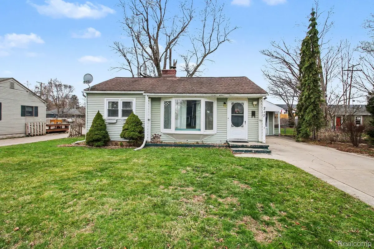 217 N 5th Street, Brighton, MI 48116 - #1