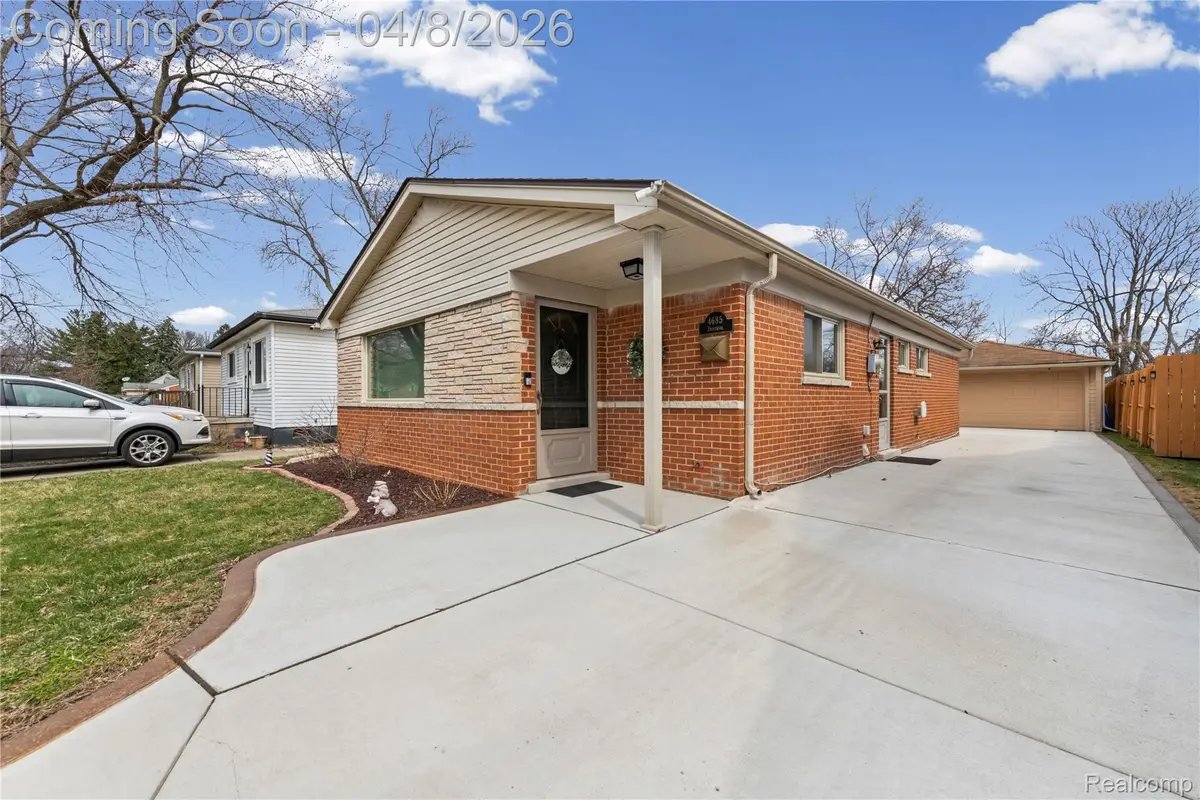 4685 Universal Street, Dearborn Heights, MI 48125 - #1